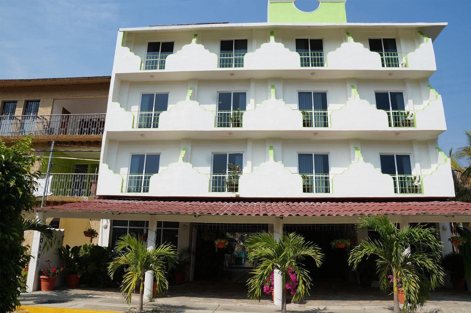 Hotel Arenas Del Pacifico Santa Cruz Huatulco Bagian luar foto